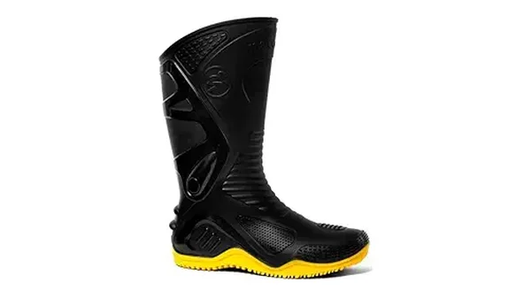 8 Melhores Botas de Motociclista Impermeáveis: Couro ou PVC?